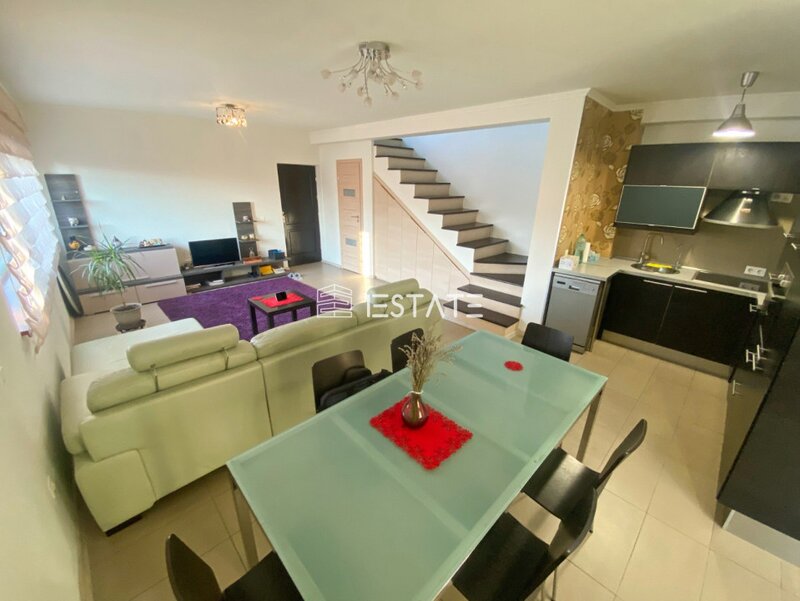 Mogosoaia, vila P+1+M, 4 camere, 3 bai, cu teren de 228 mp, an 2009.