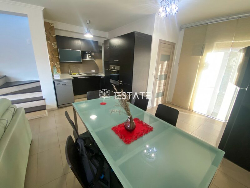 Mogosoaia, vila P+1+M, 4 camere, 3 bai, cu teren de 228 mp, an 2009.