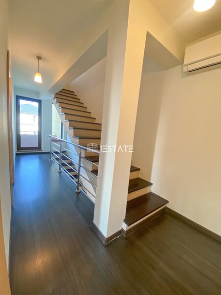 Mogosoaia, vila P+1+M, 4 camere, 3 bai, cu teren de 228 mp, an 2009.